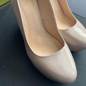 Round Toe Nude Pumps